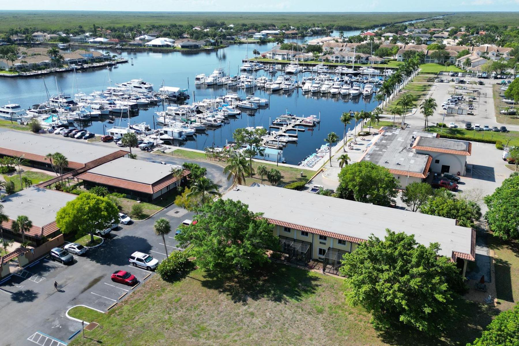 Marina Getaway On The Water! Apartment เนเปิลส์ ภายนอก รูปภาพ