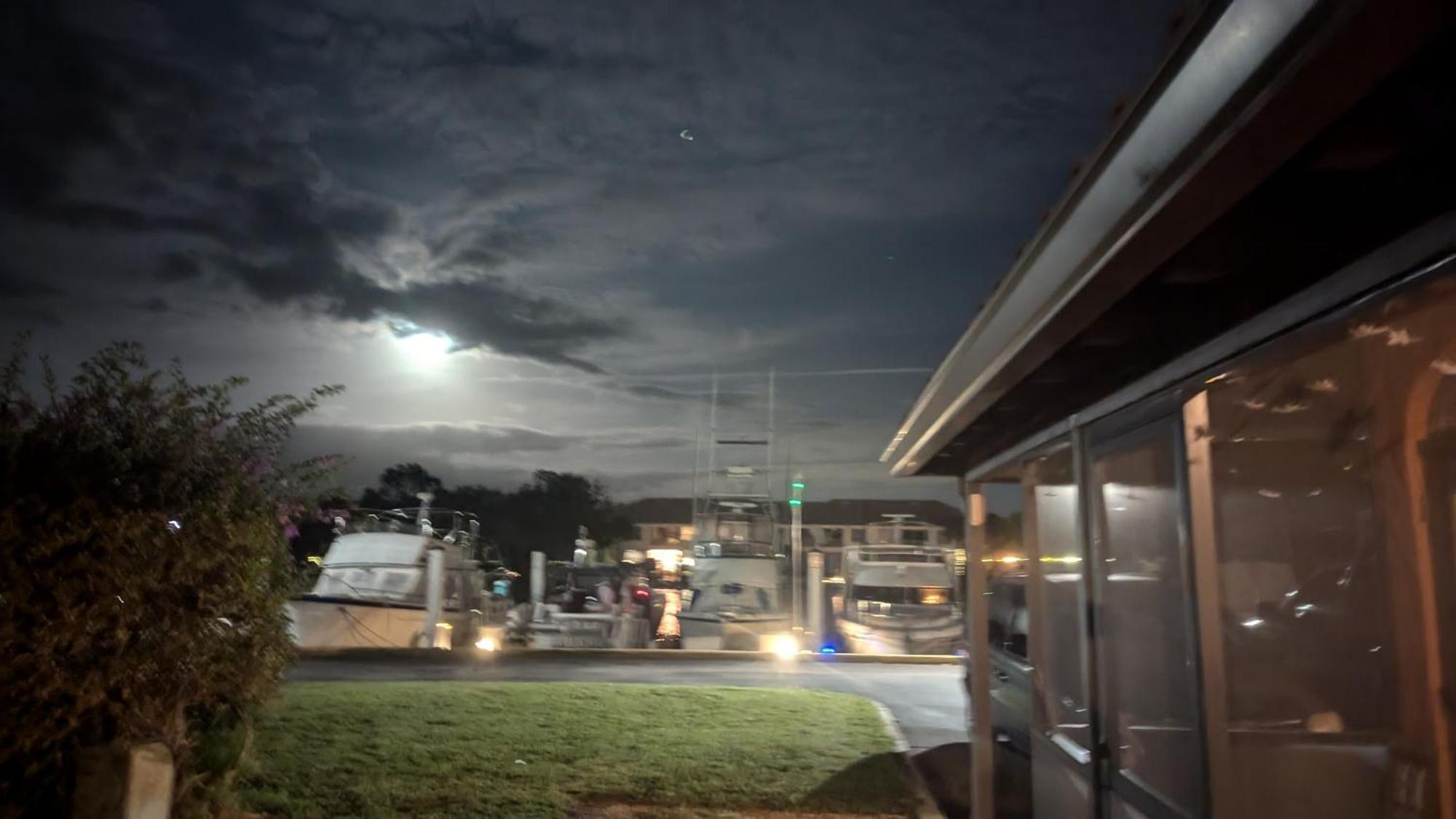 Marina Getaway On The Water! Apartment เนเปิลส์ ภายนอก รูปภาพ
